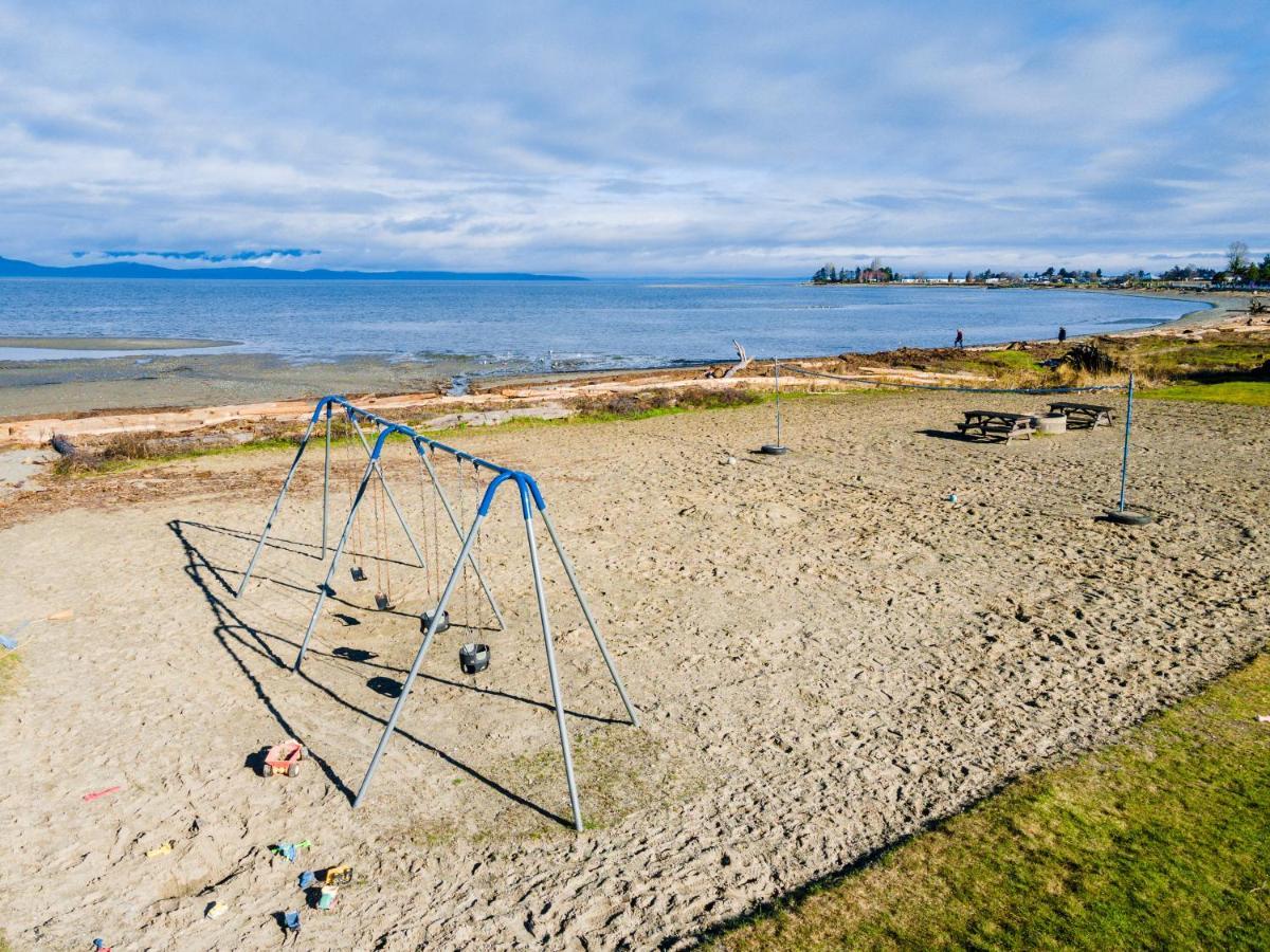 Sea Edge Motel Parksville Exterior photo
