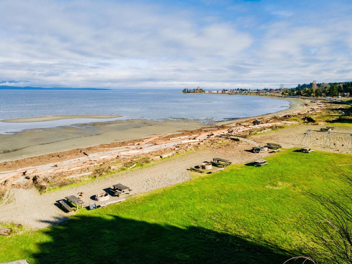 Sea Edge Motel Parksville Exterior photo