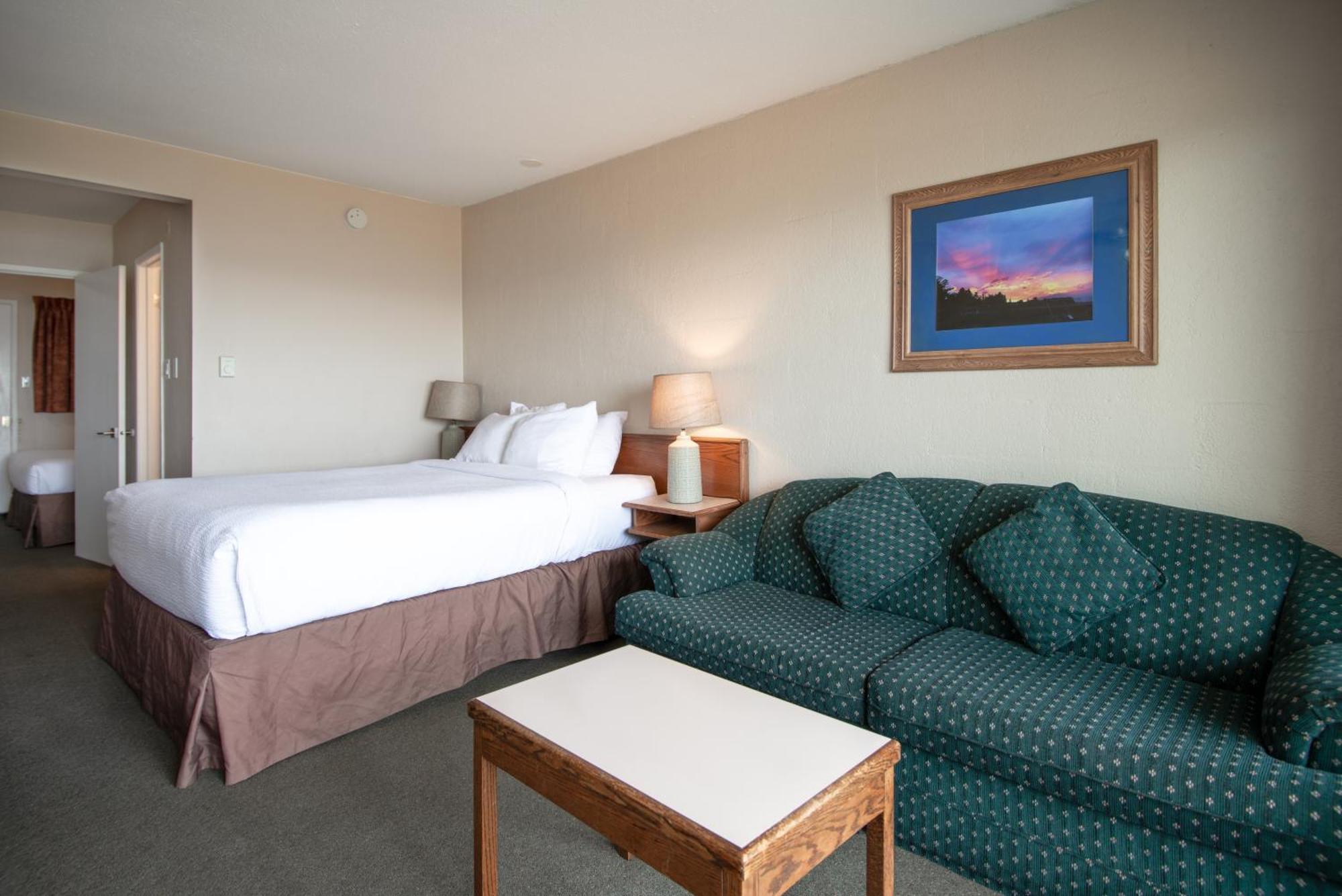 Sea Edge Motel Parksville Exterior photo