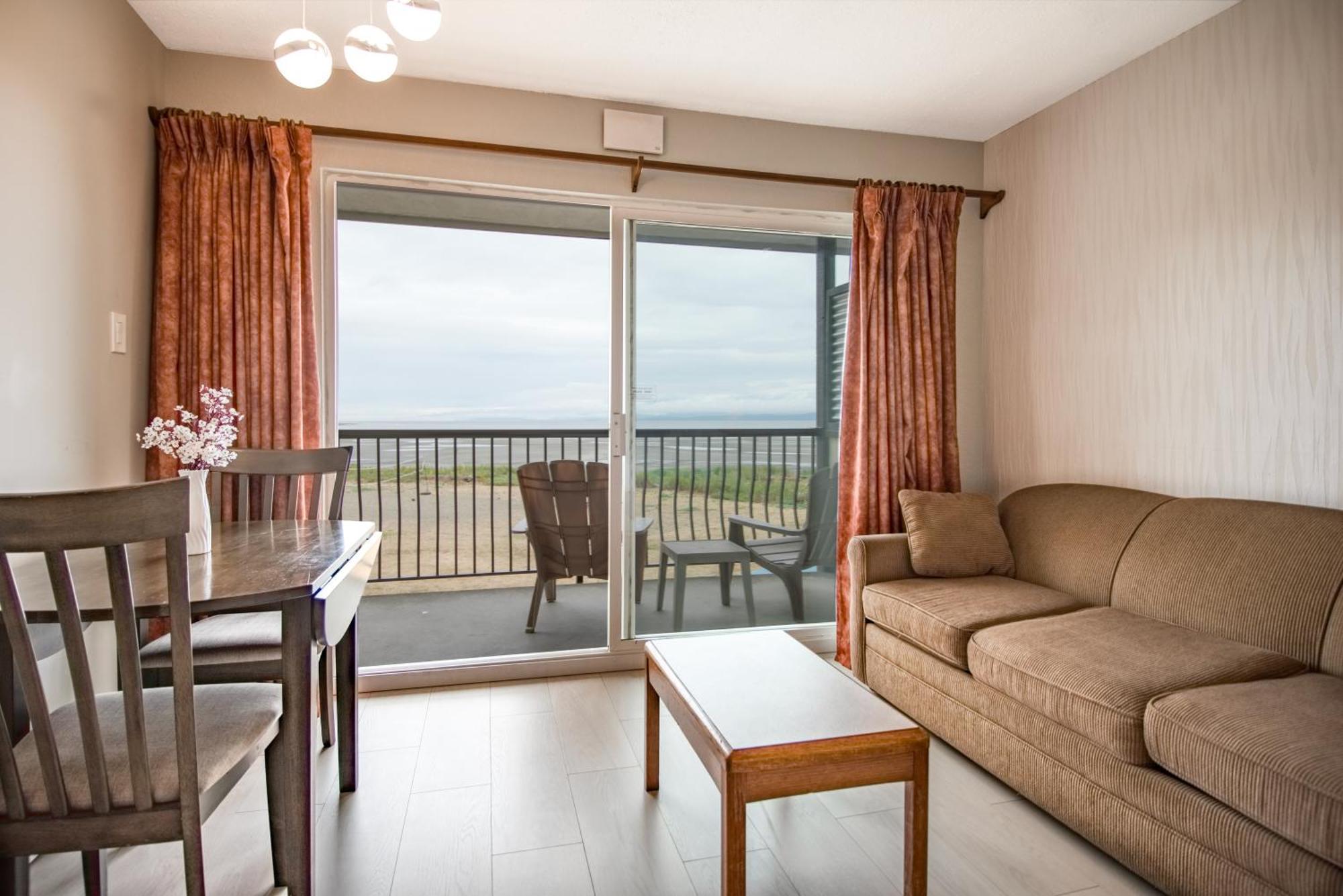 Sea Edge Motel Parksville Exterior photo
